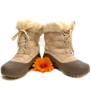 Columbia taupe & grey Techlite waterproof boots